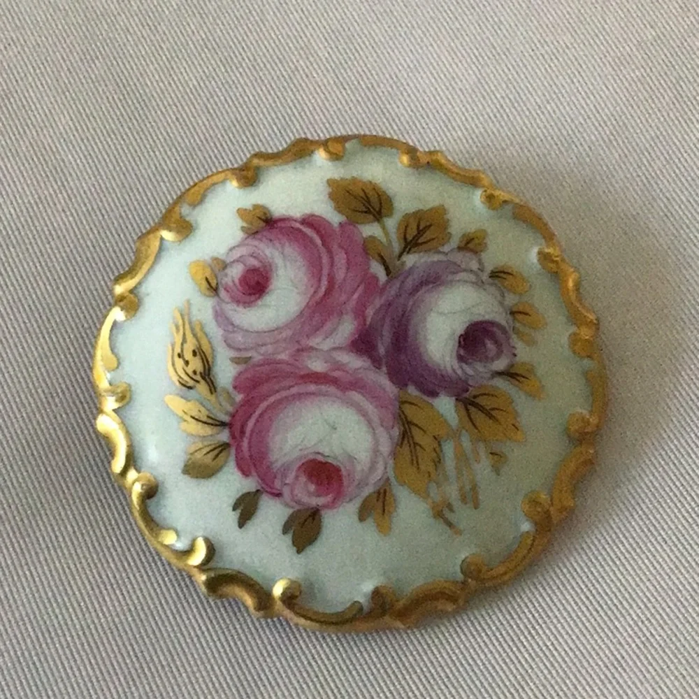 Porcelain Hand Painted Brooch - Picture 1 of 3